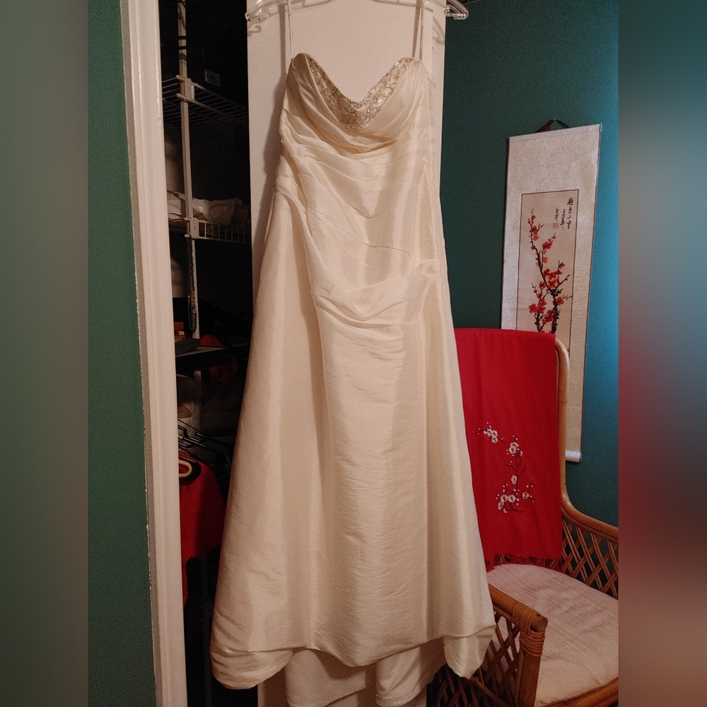 Wedding dress